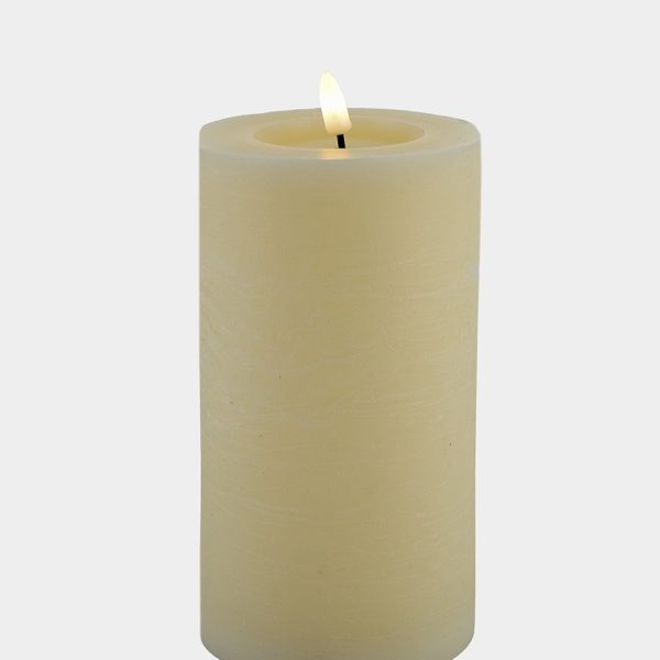 ΚΕΡΙ ΚΥΛΙΝΔΡΟΣ ΚΡΕΜ ΜΕ ΦΛΟΓΑ  3D ΜΕ ΚΕΡΙ ΛΙΩΜΕΝΟ ΣΤΗ ΦΛΟΓΑ 10Χ10Χ20ΕΚ